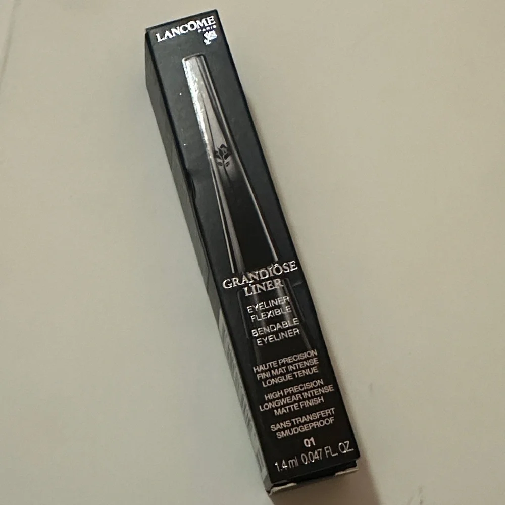 Lancôme Grandiose Flexible Eyeliner - Noir Mirifique 01 - Picture 3 of 6